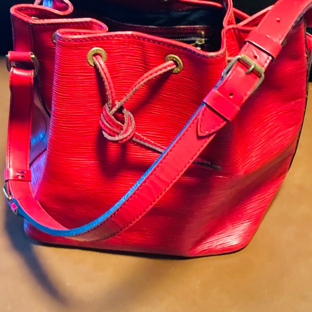 Vintage Louis Vuitton red Noe